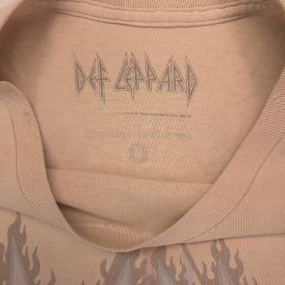 Def Leppard Band Graphic Crew Neck T Shirt Adult Mens Size Medium M Tan - Picture 3 of 9